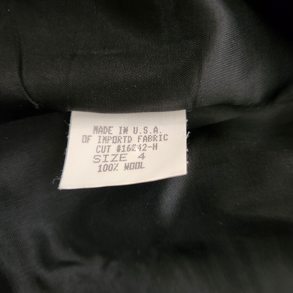 Women's Gray Tweed Vest - Picture 4 of 6